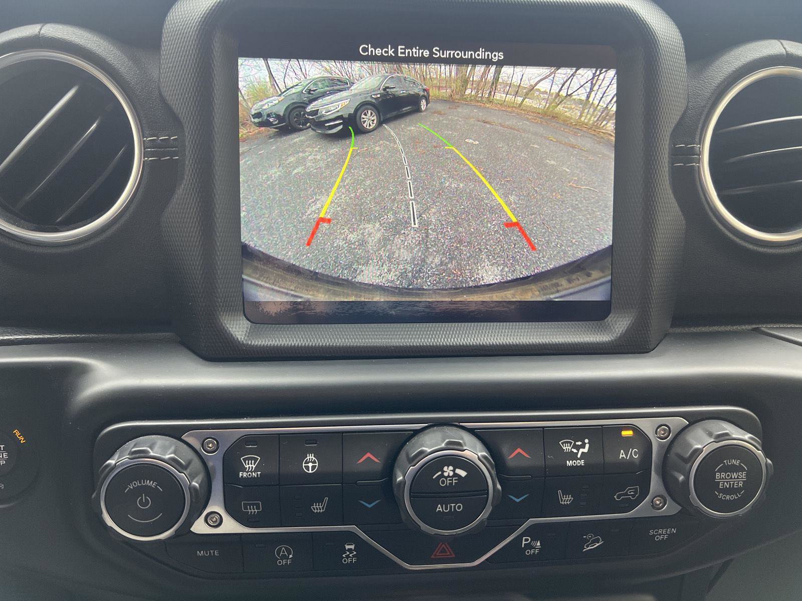 Used 2019 Jeep Wrangler Unlimited Sahara w/ Advanced Safety Group image 16