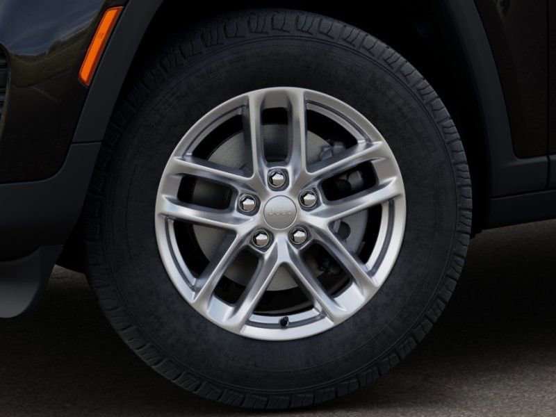 New 2025 Jeep Grand Cherokee Laredo X w/ Luxury Tech Group I image 8