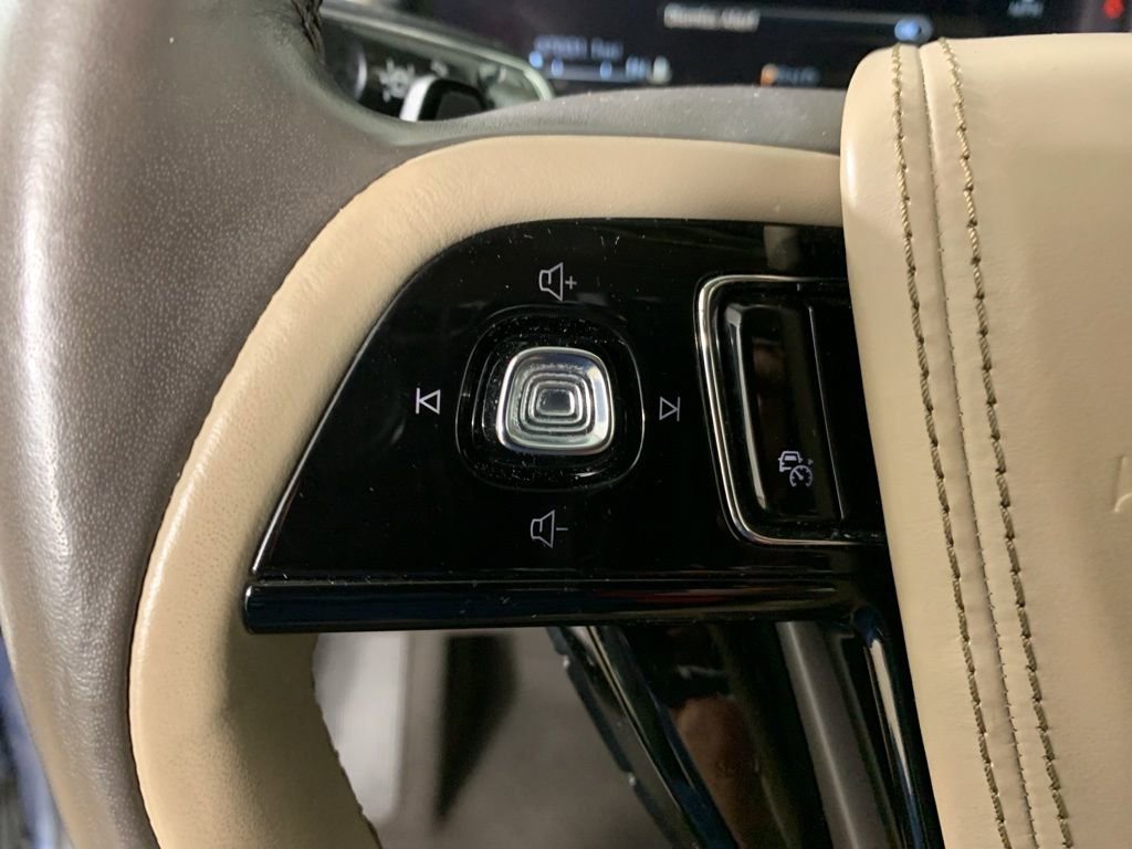 Used 2021 Lincoln Aviator Grand Touring w/ Equipment Group 302A AWD/4WD image 21