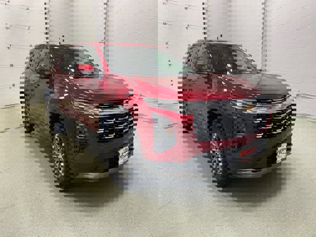 New 2026 Chevrolet Equinox LT w/ Safety and Technology Package image 2