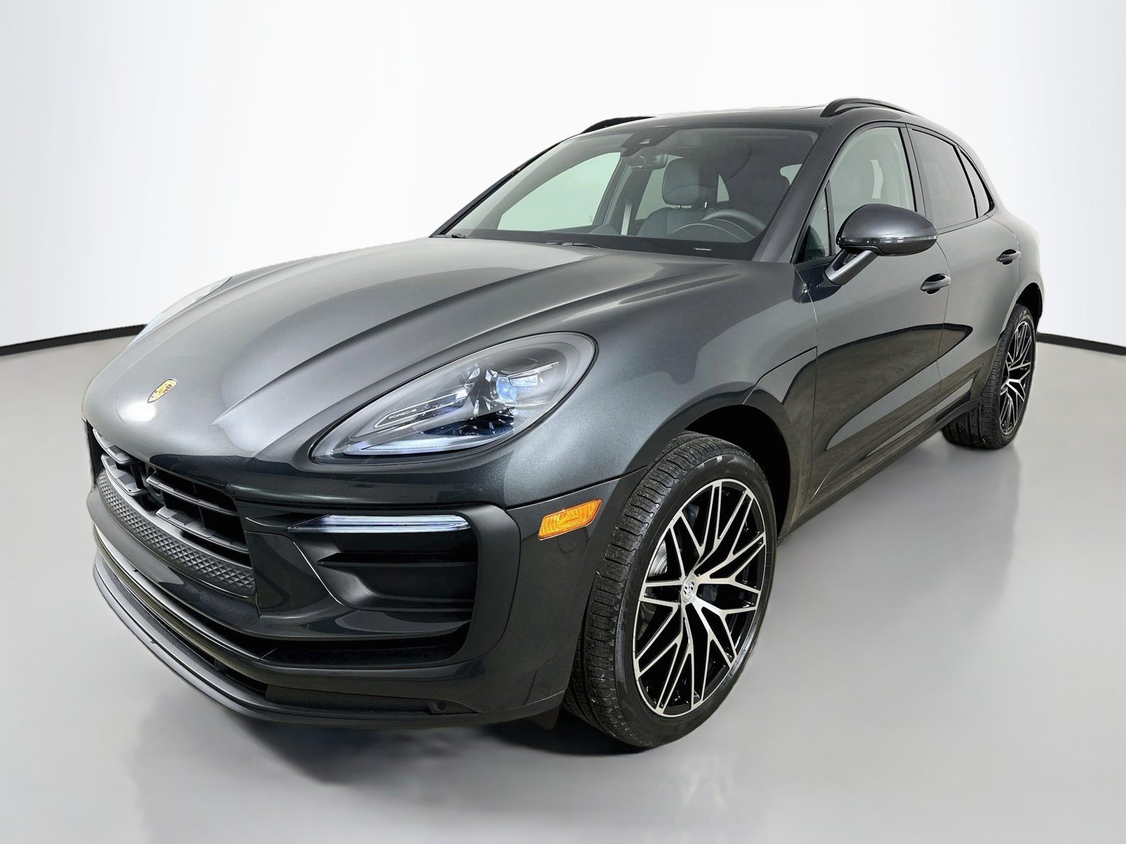 New 2026 Porsche Macan AWD/4WD image 1