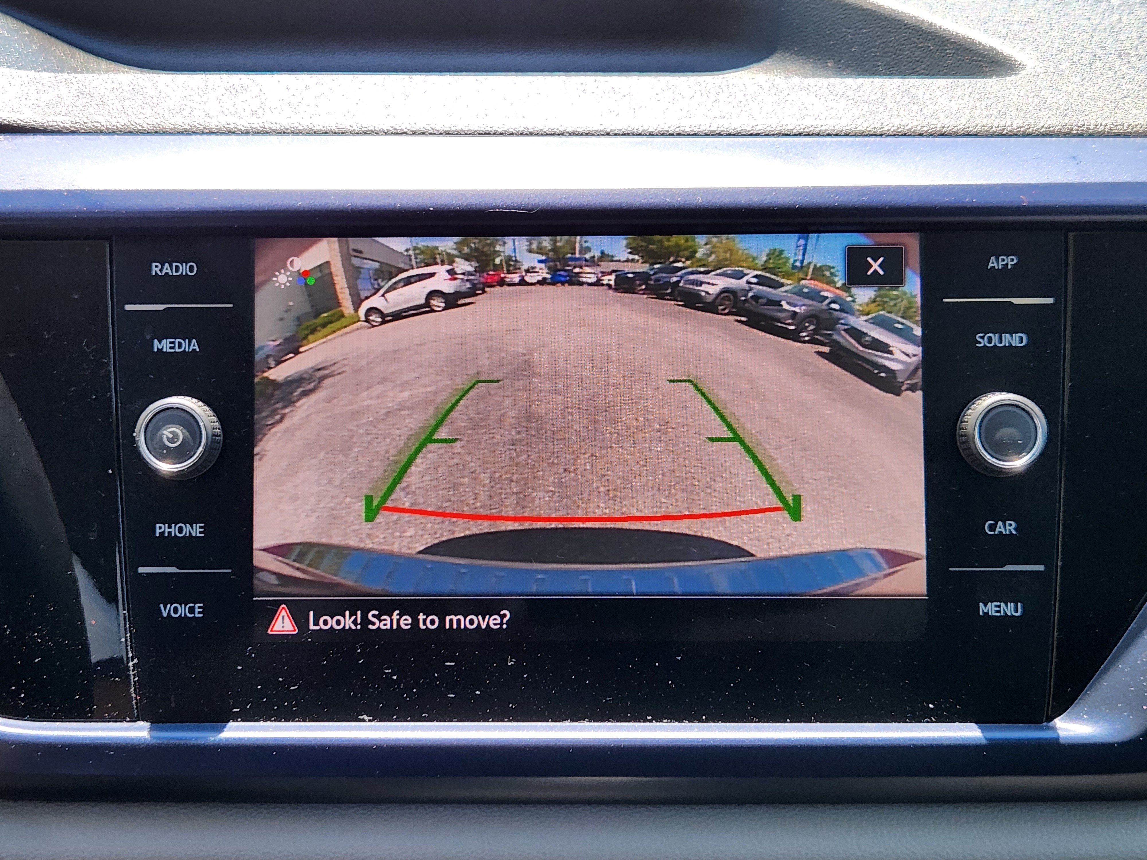 Certified 2023 Volkswagen Taos SE w/ Panoramic Sunroof Package AWD/4WD image 13