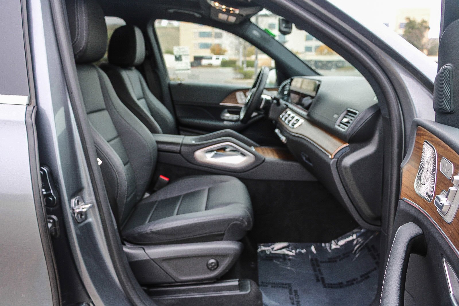 Certified 2025 Mercedes-Benz GLS 450 4MATIC image 16