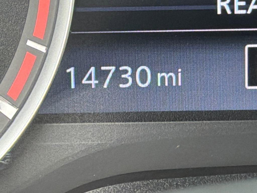 Used 2024 Nissan Titan SV w/ SV Convenience Package image 25