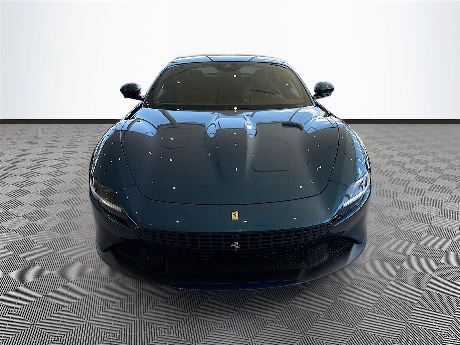 Used 2022 Ferrari Roma RWD image 2