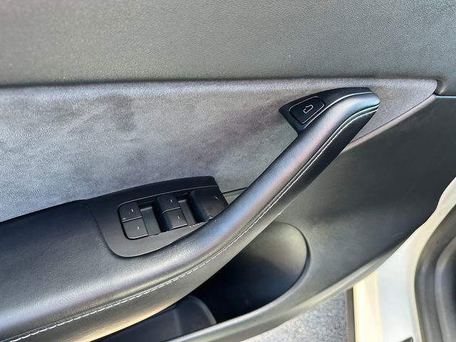 Used 2021 Tesla Model Y Long Range image 21