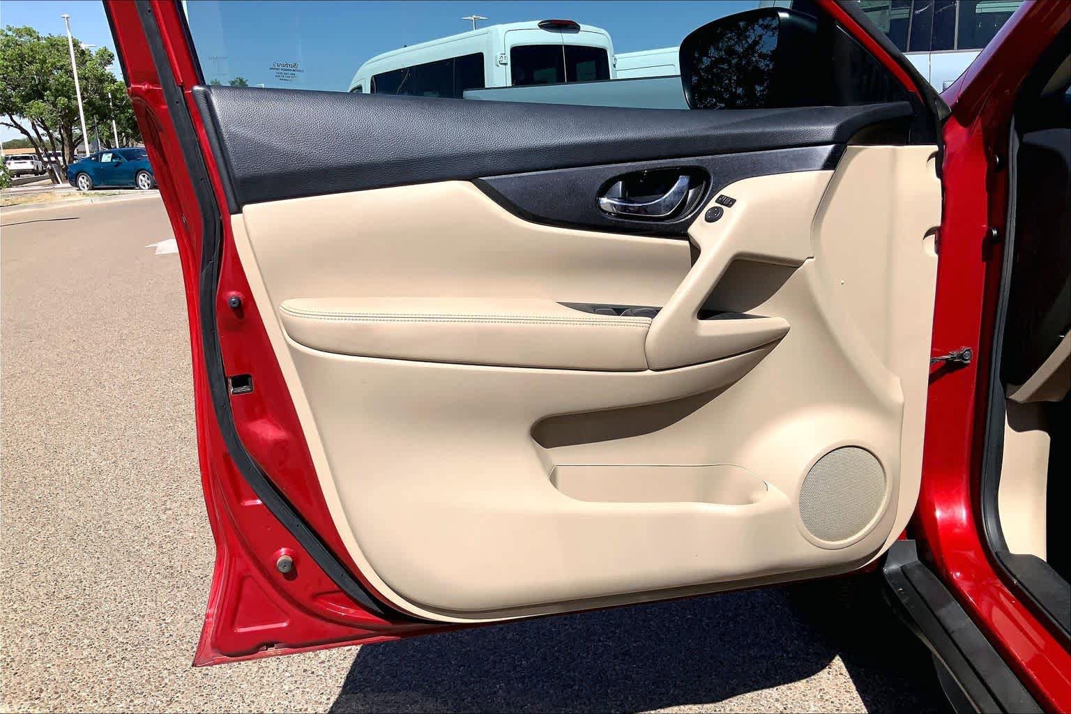 Used 2017 Nissan Rogue S FWD image 22