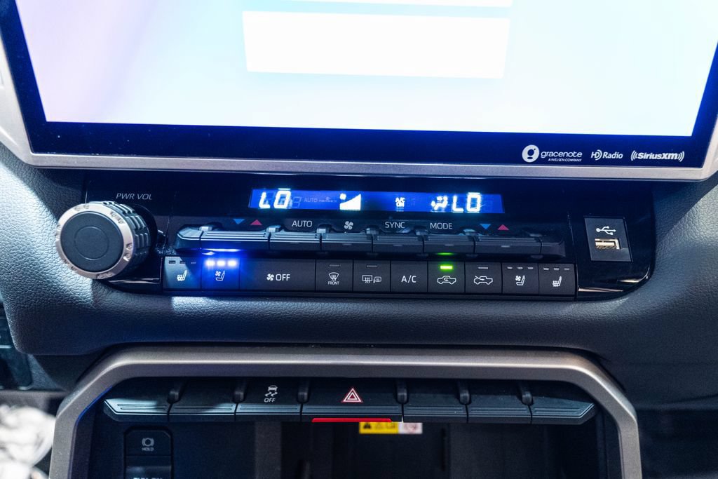 Certified 2022 Toyota Tundra Limited w/ Power Package AWD/4WD image 28