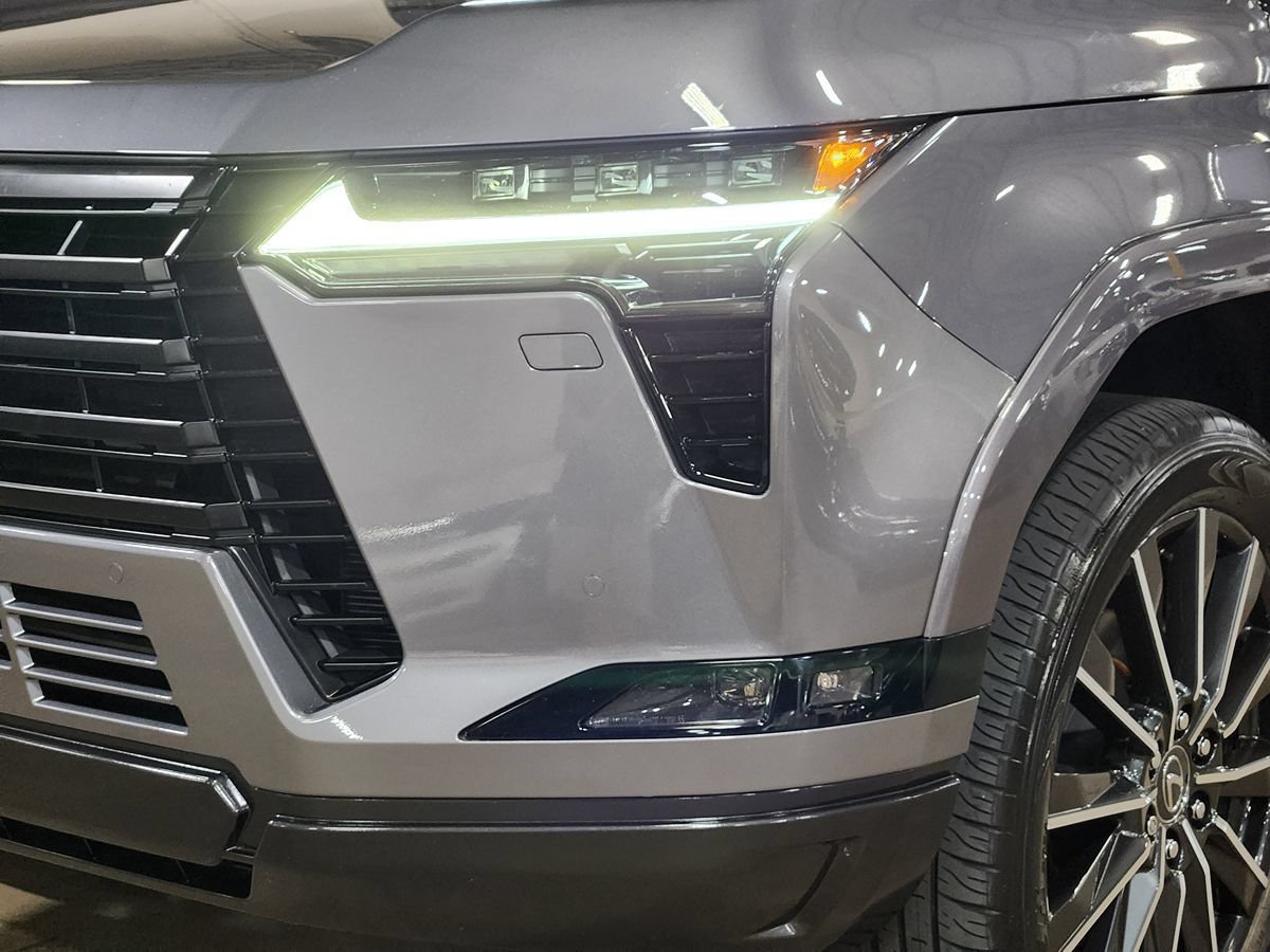 Used 2024 Lexus GX 550 w/ Accessory Package (Z1) AWD/4WD image 14