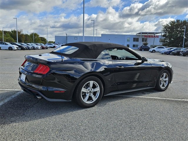 Used 2021 Ford Mustang Convertible image 10