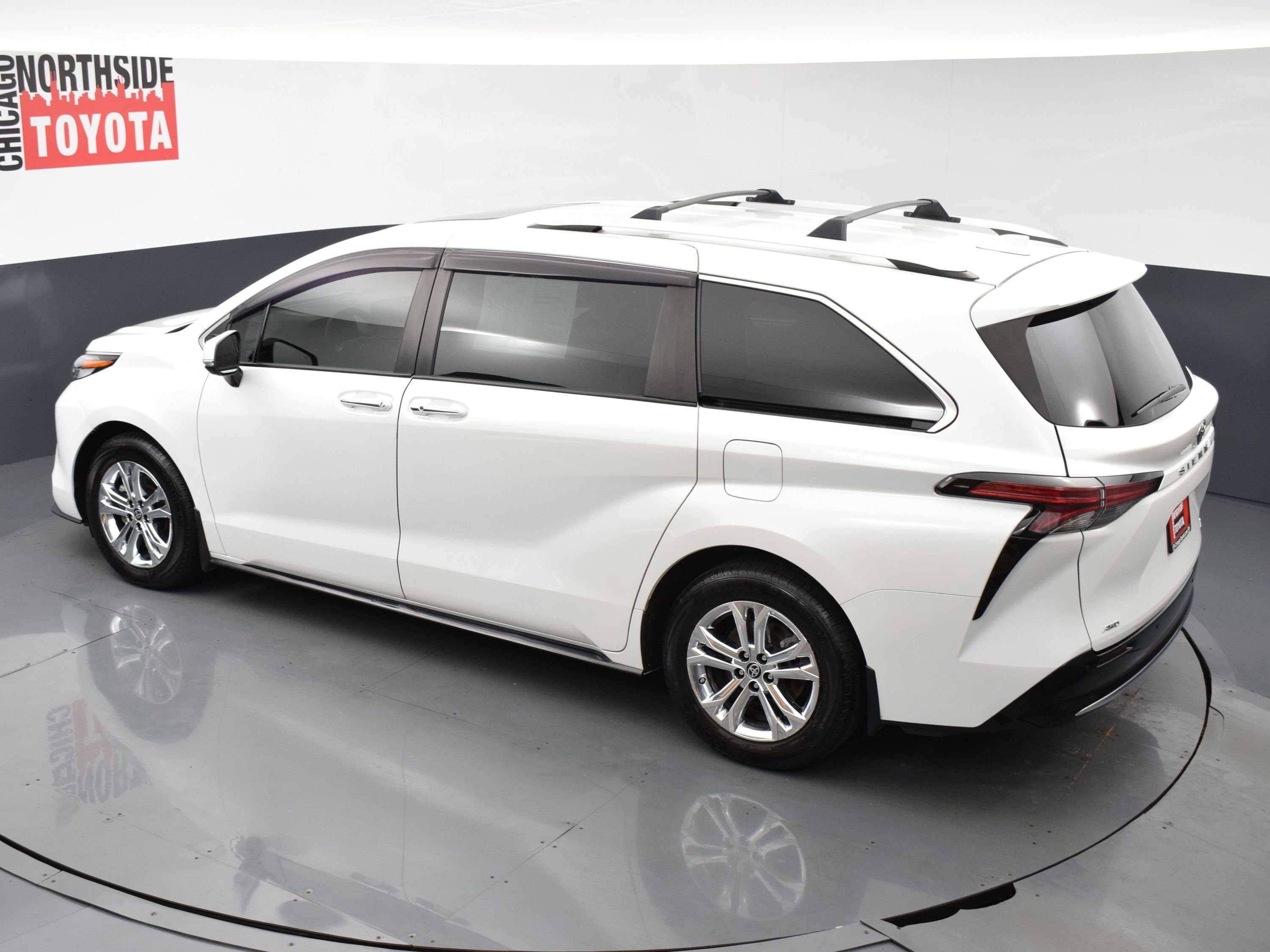 Used 2022 Toyota Sienna Platinum AWD/4WD image 30