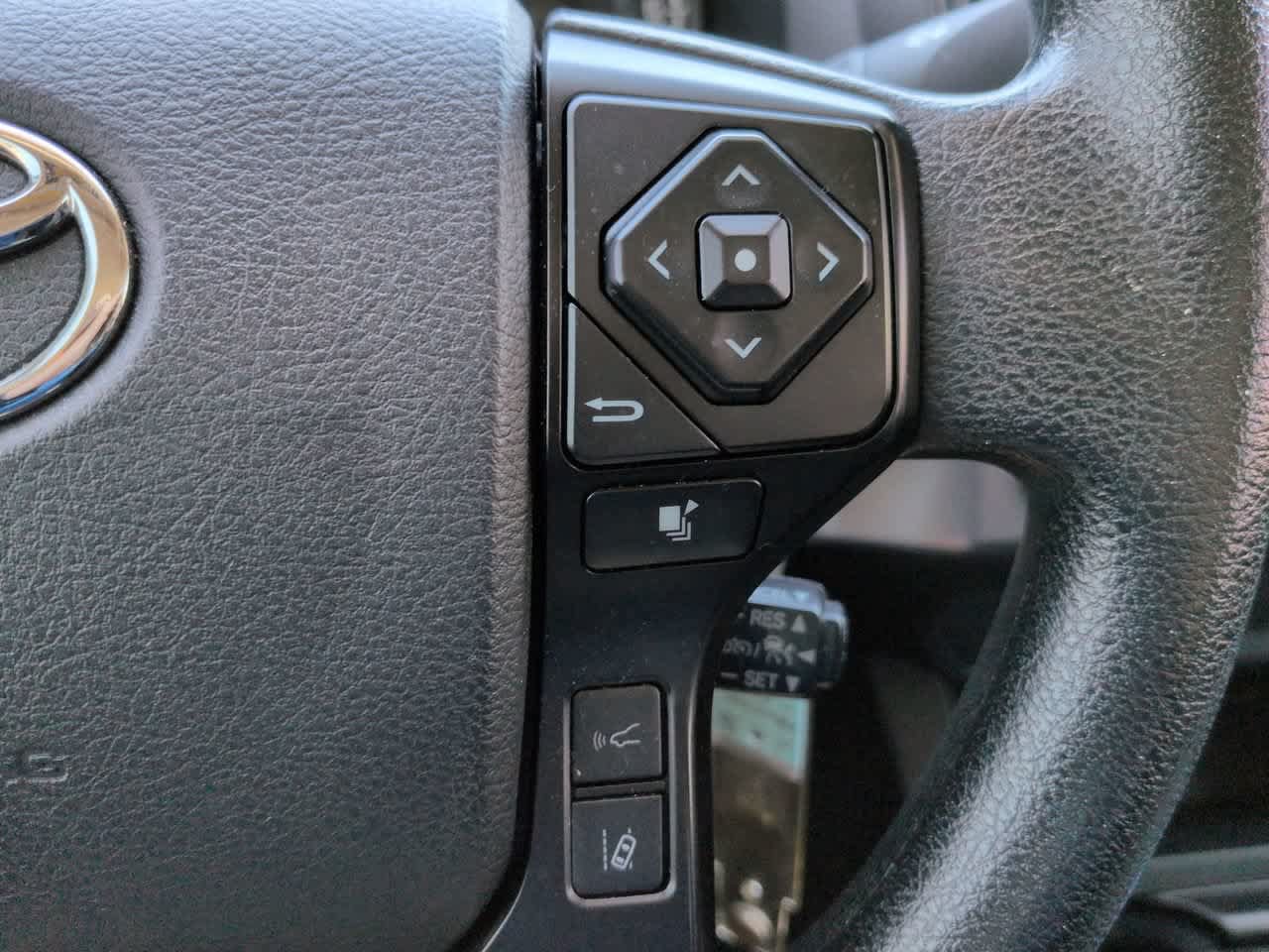 Used 2023 Toyota Tacoma SR AWD/4WD image 23