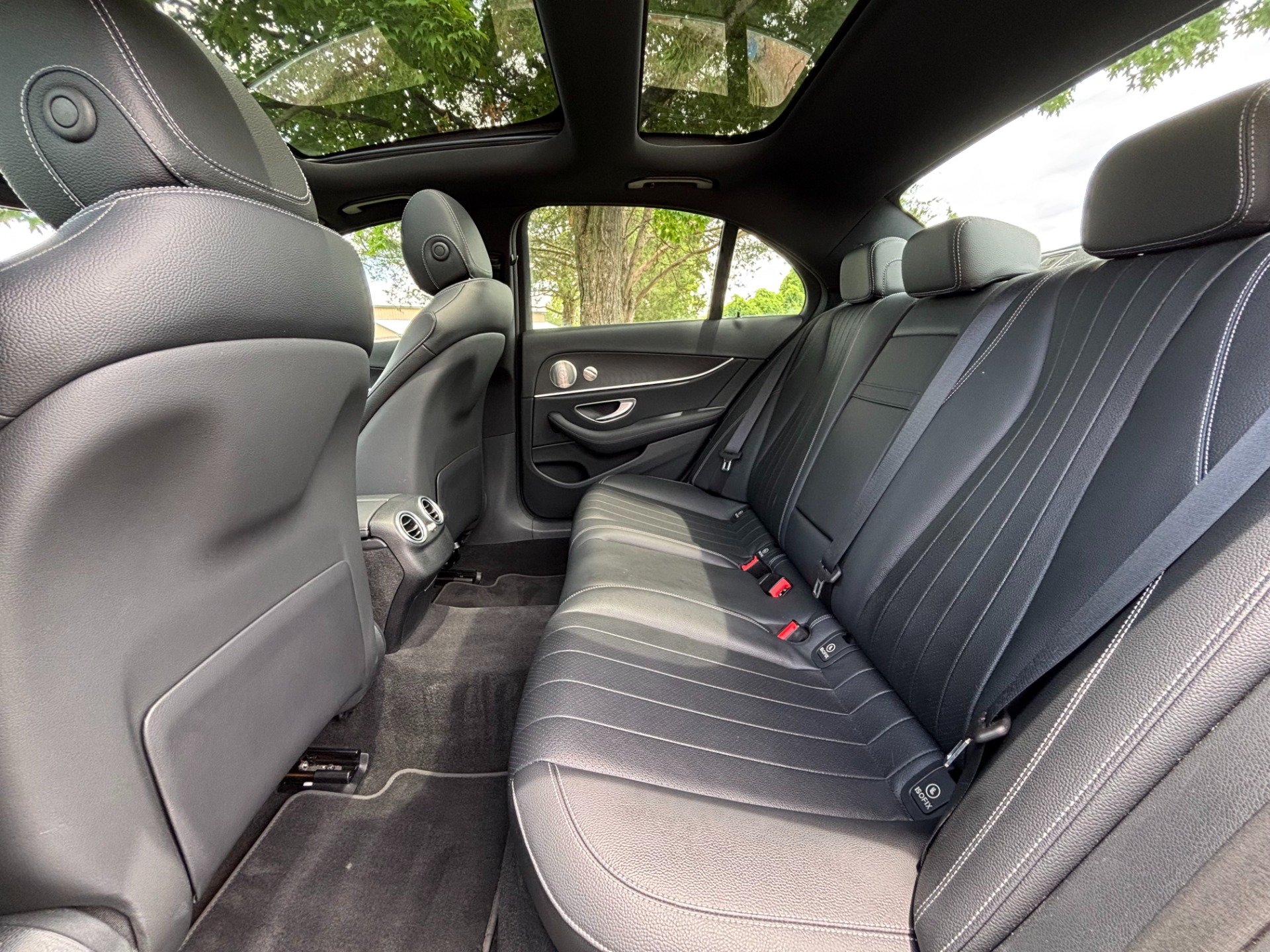 Used 2022 Mercedes-Benz E 350 4MATIC Sedan image 15
