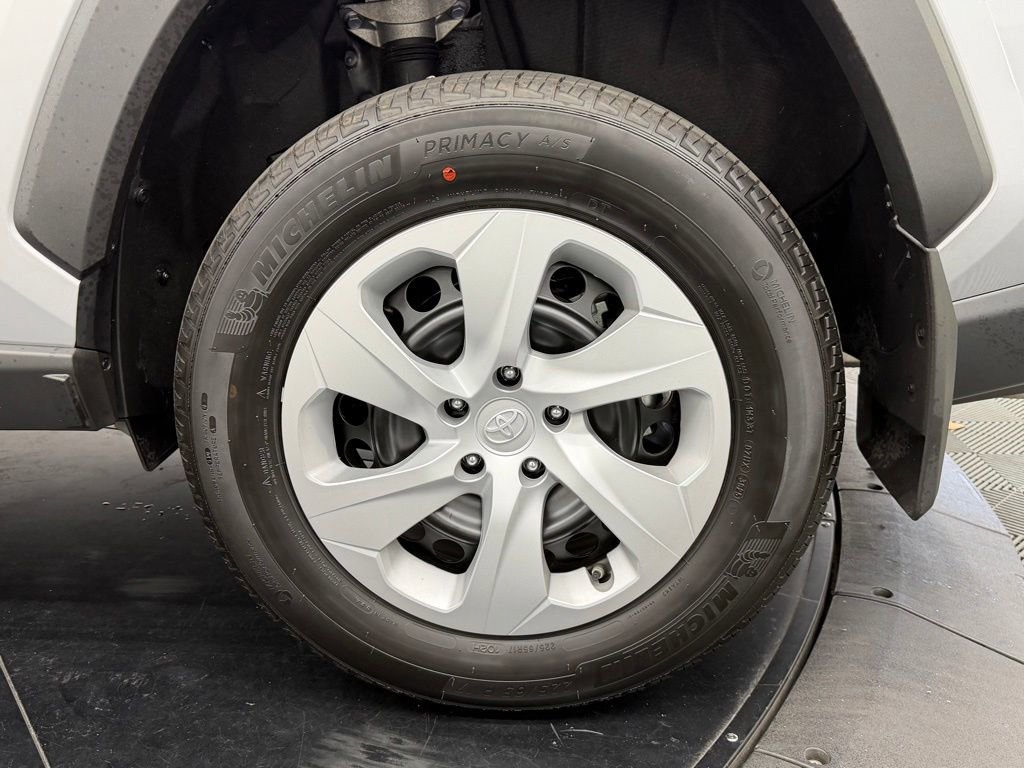 Certified 2025 Toyota RAV4 LE FWD image 16