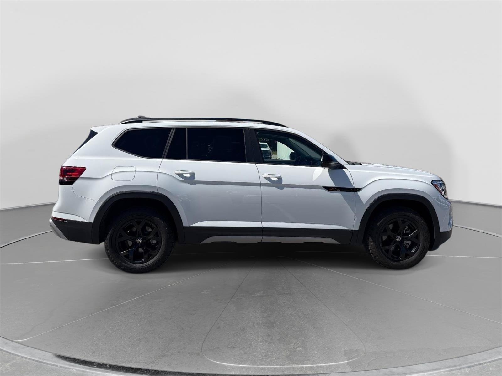 New 2026 Volkswagen Atlas Peak Edition AWD/4WD image 1