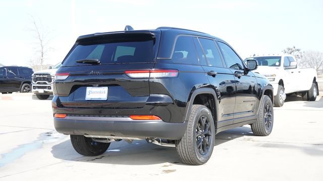 New 2026 Jeep Grand Cherokee Altitude RWD image 9