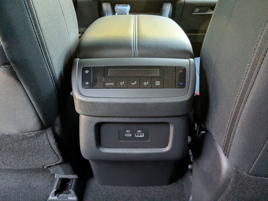 New 2025 Nissan Pathfinder SV image 25