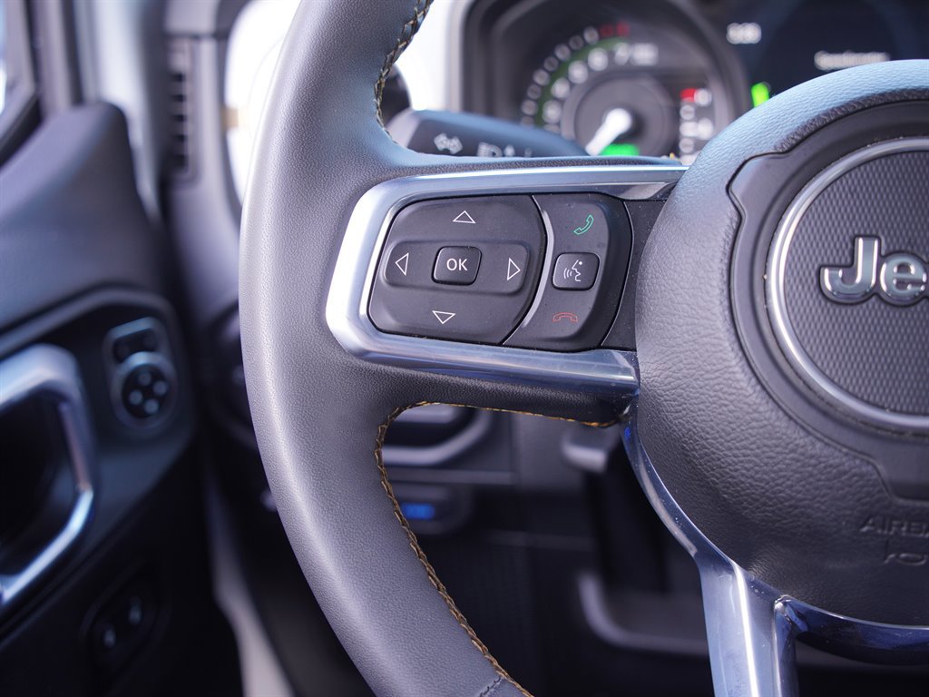 Used 2024 Jeep Wrangler Unlimited Sahara image 29