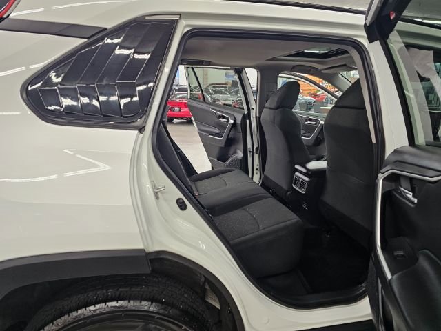 Used 2022 Toyota RAV4 XLE w/ Convenience Package image 33