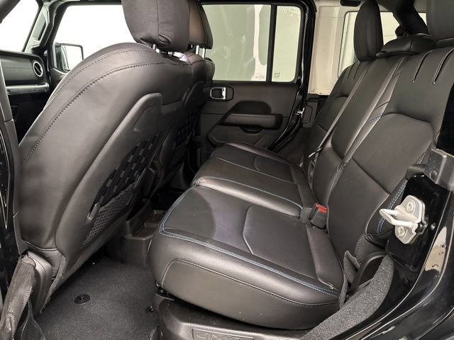 Used 2023 Jeep Wrangler Unlimited Rubicon 4xe w/ Cold Weather Group AWD/4WD image 16