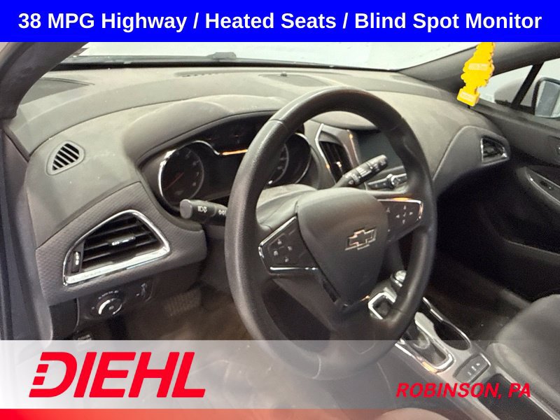 Used 2019 Chevrolet Cruze LT w/ Convenience Package FWD image 19
