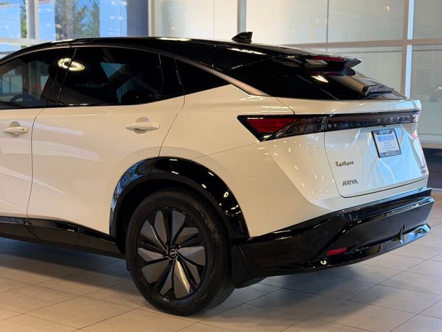 Used 2023 Nissan Ariya AWD image 13