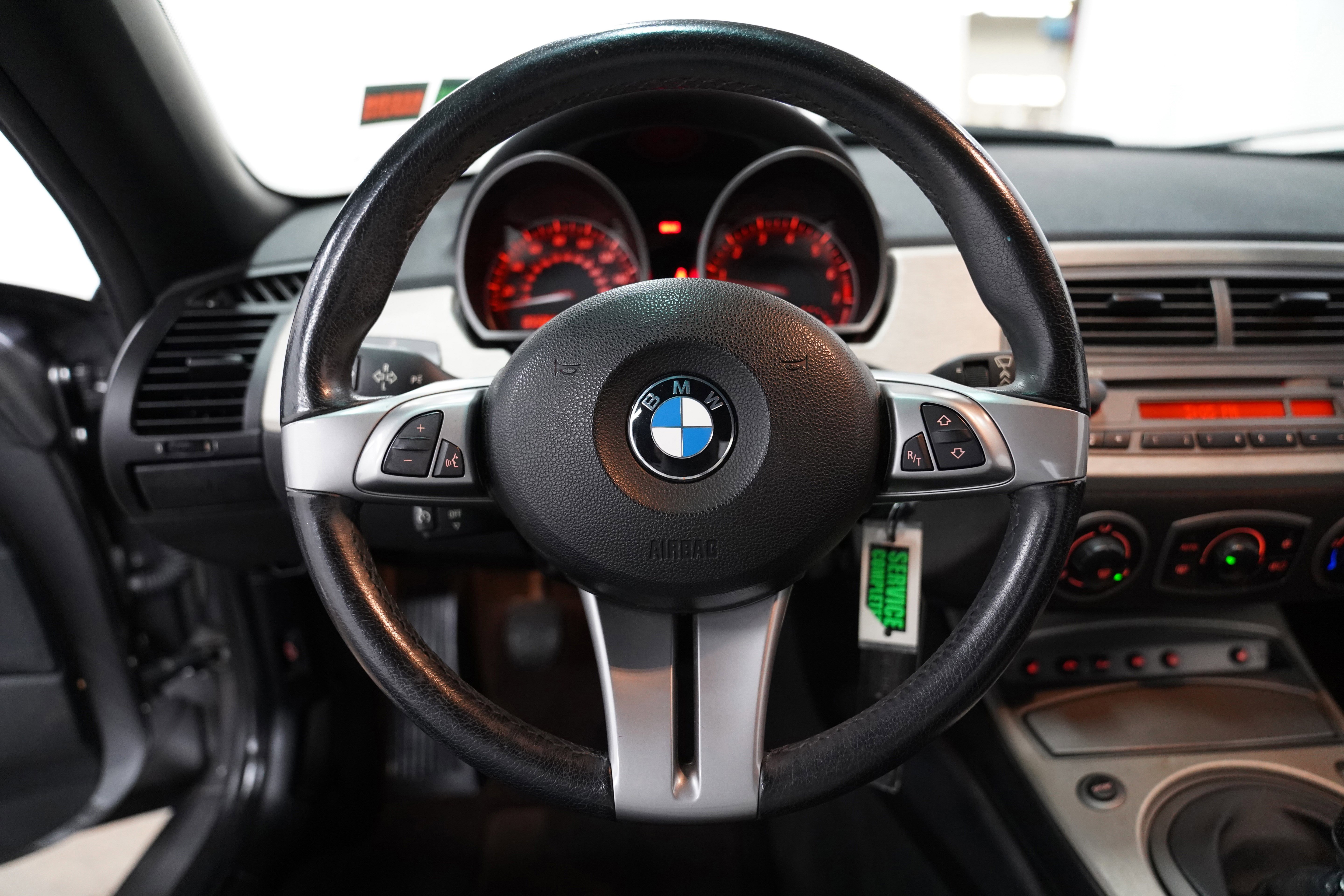 Used 2004 BMW Z4 3.0i image 17