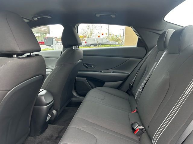 Certified 2025 Hyundai Elantra SEL image 12