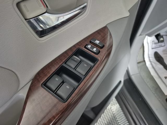 Used 2013 Toyota Sienna XLE FWD image 7