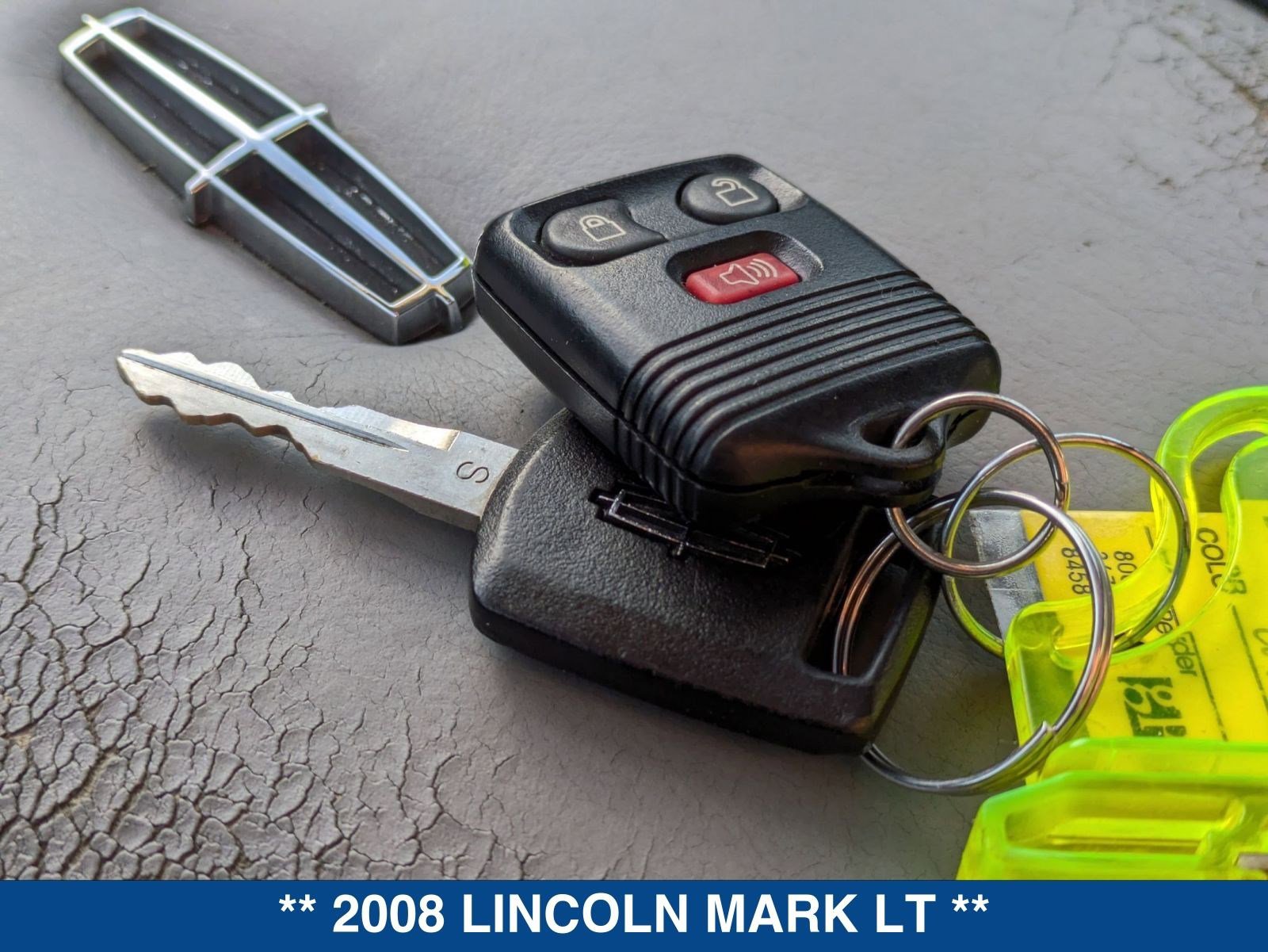 Used 2008 Lincoln Mark LT 4x4 image 29