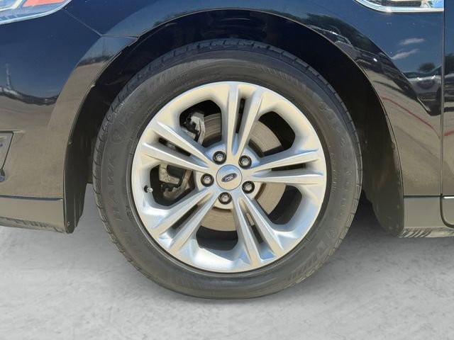 Used 2016 Ford Taurus SEL image 23
