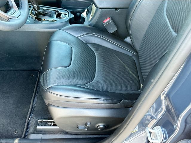 Used 2022 Jeep Cherokee Limited w/ Elite Package image 19