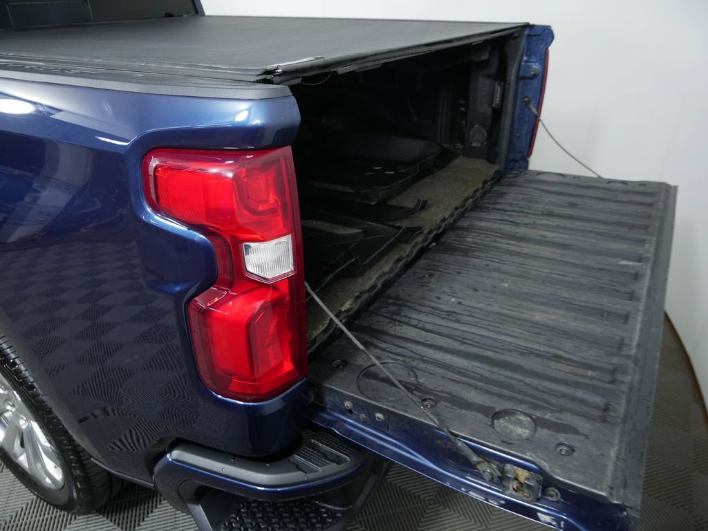 Used 2020 Chevrolet Silverado 1500 High Country w/ Technology Package AWD/4WD image 17