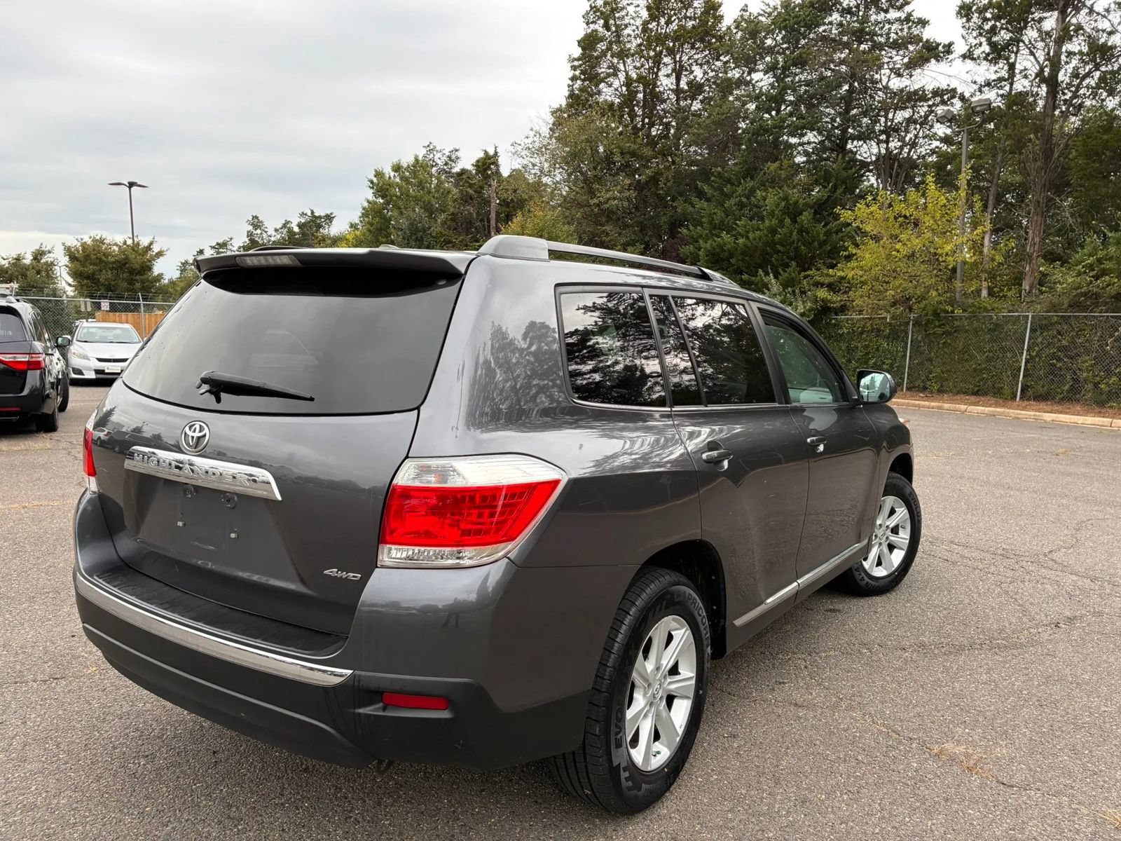 Used 2011 Toyota Highlander 4WD w/ Tech Pkg image 10