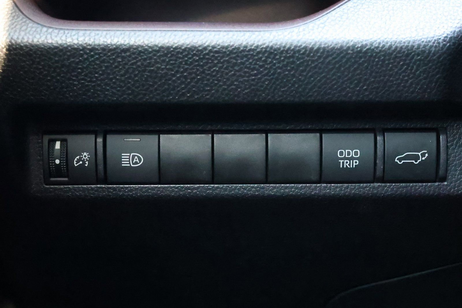 Used 2025 Toyota RAV4 Limited image 26