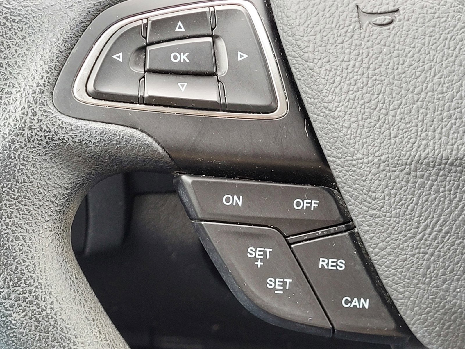 Used 2018 Ford Focus SE image 32