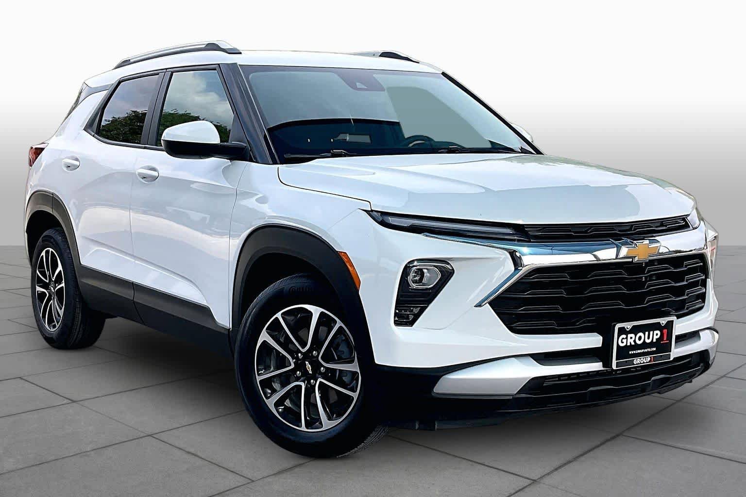 Used 2025 Chevrolet TrailBlazer LT FWD image 3
