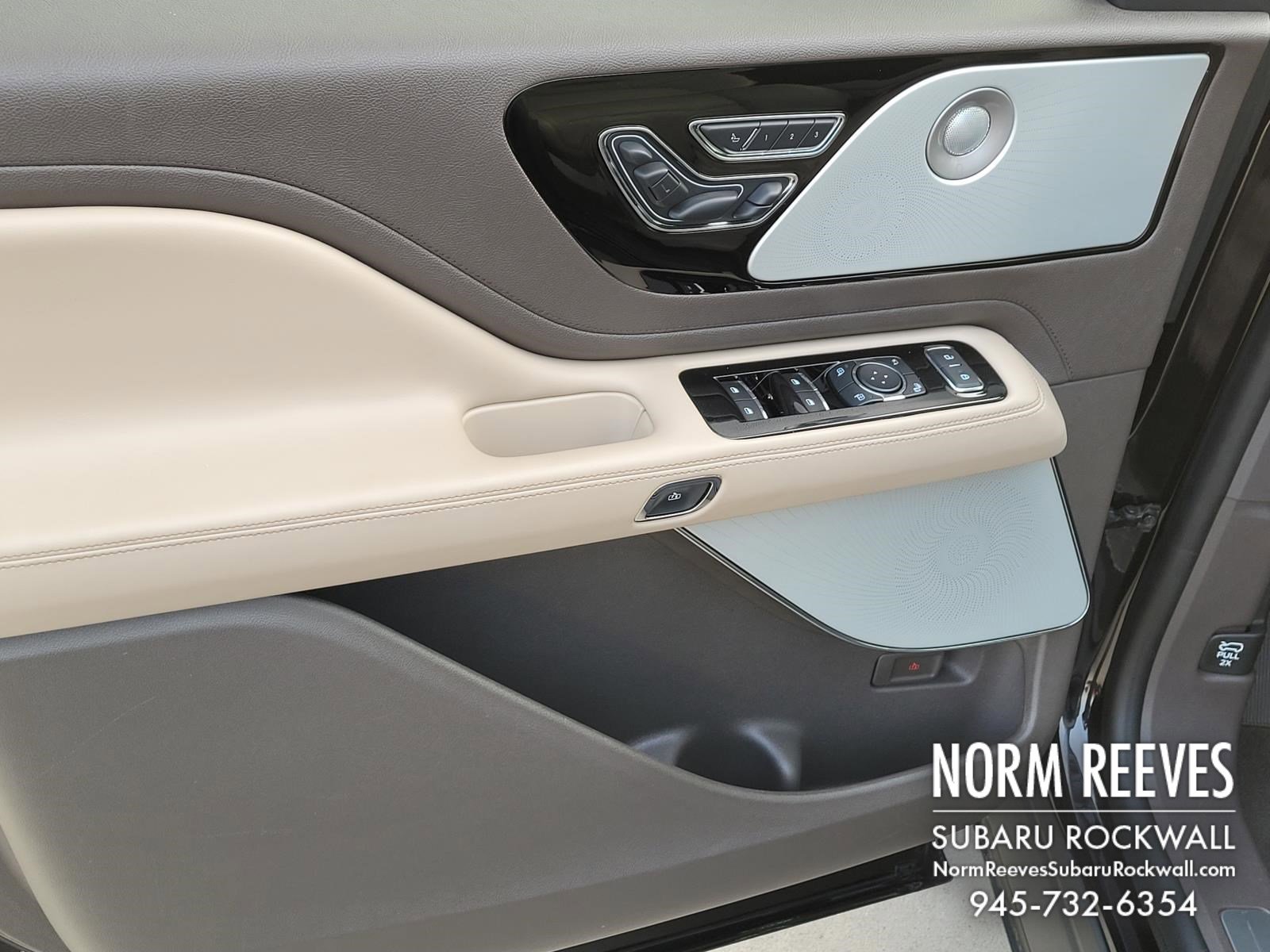 Used 2024 Lincoln Aviator Reserve w/ Equipment Group 201A image 4