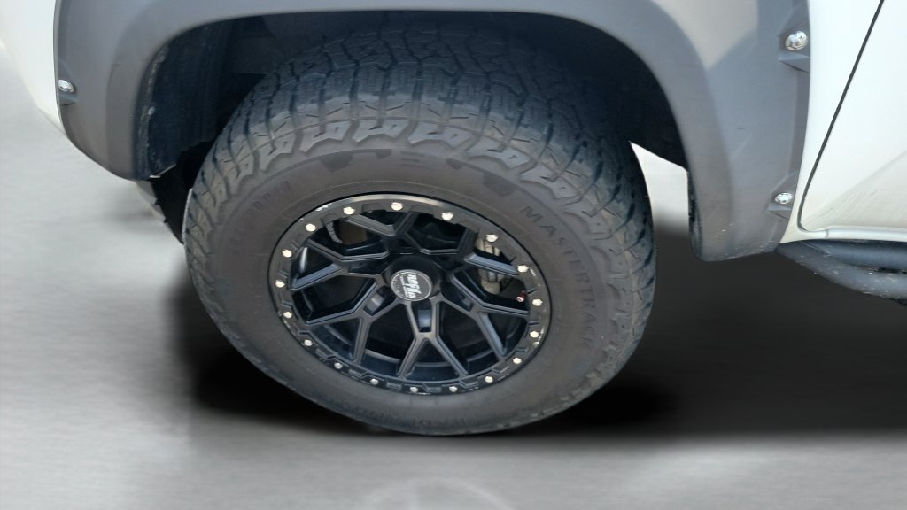 Used 2021 Toyota Tacoma SR5 RWD image 23
