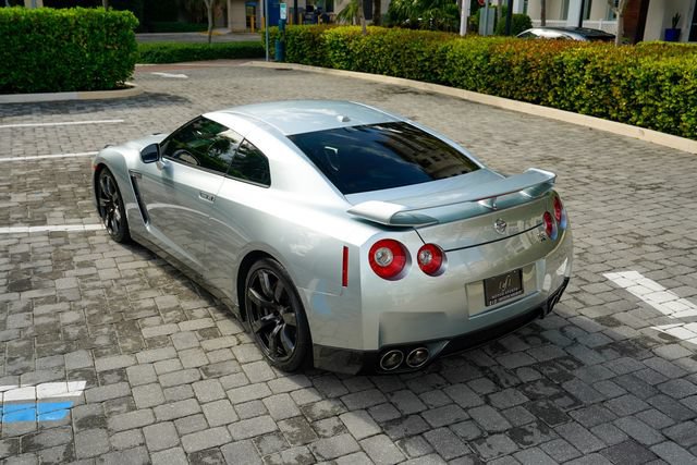 Used 2010 Nissan GT-R Premium AWD/4WD image 21
