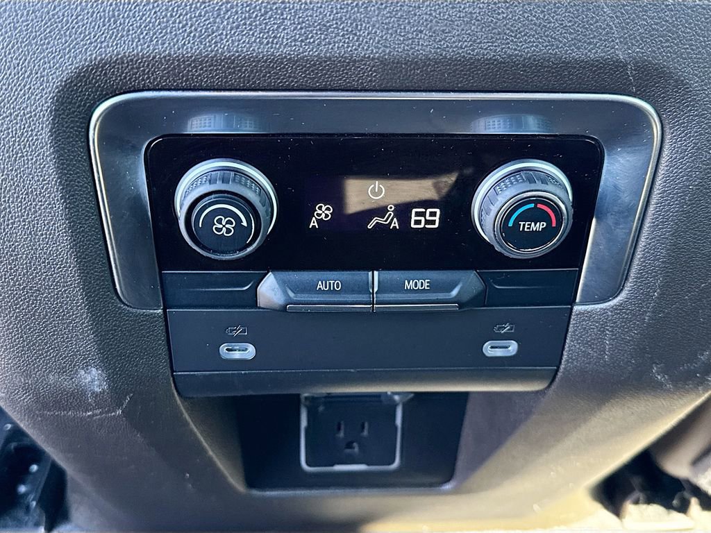Used 2024 Chevrolet Tahoe LT image 25