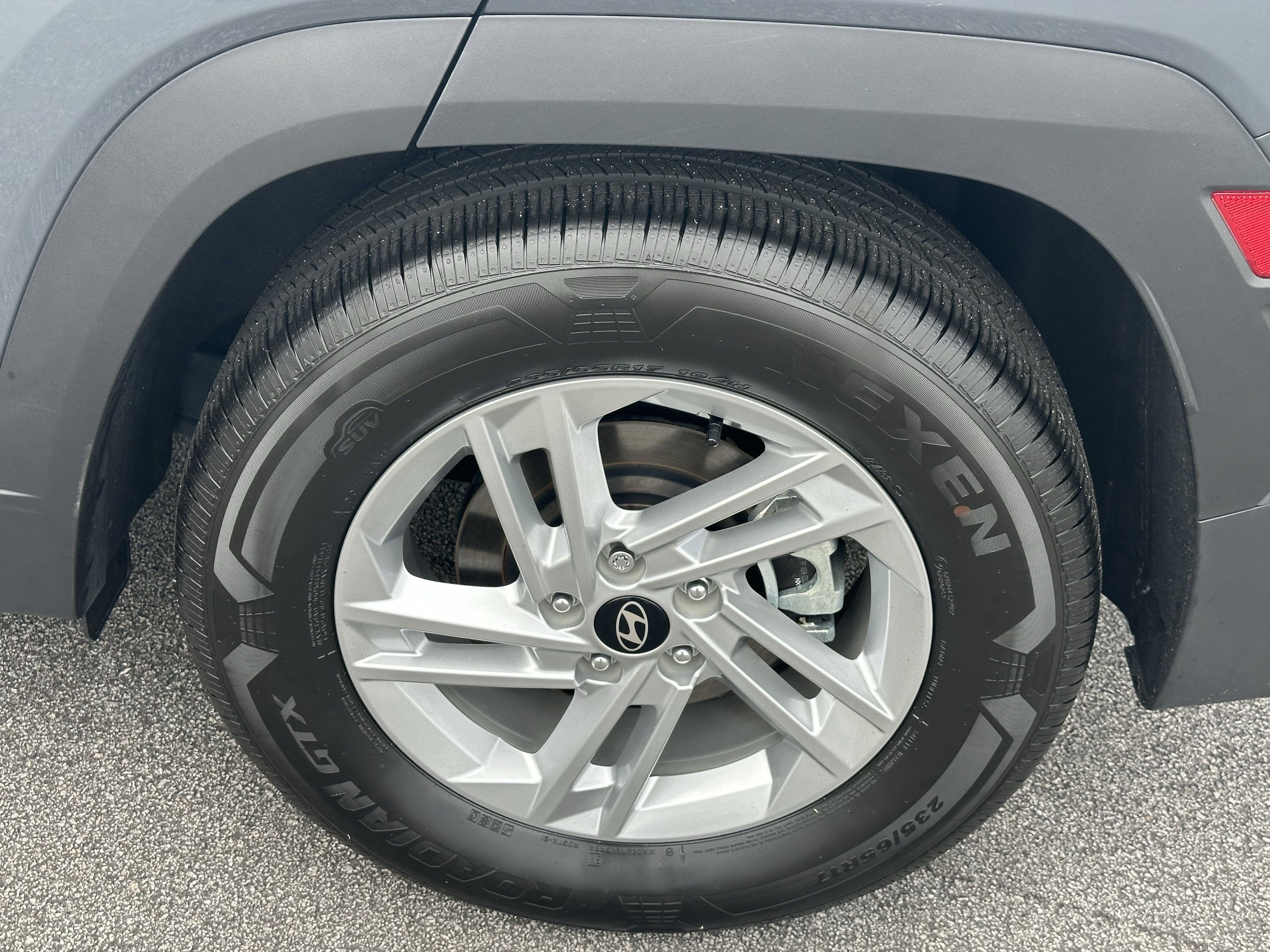 Used 2025 Hyundai Tucson SE image 20