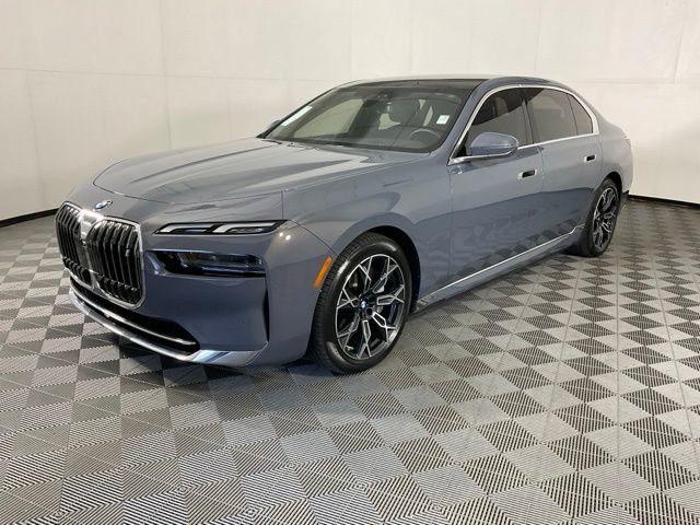 Used 2024 BMW i7 xDrive60 image 1