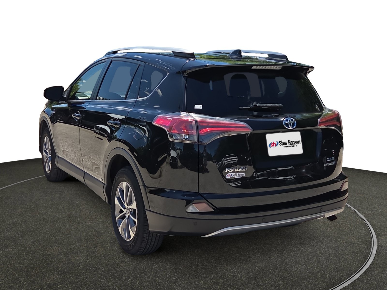 Used 2018 Toyota RAV4 XLE w/ Convenience Package AWD/4WD image 3