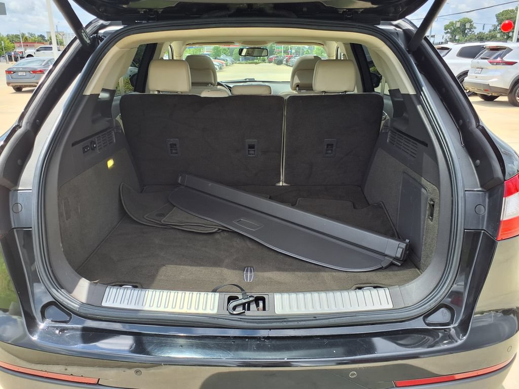 Used 2016 Lincoln MKX Reserve w/ Technology Package FWD image 18