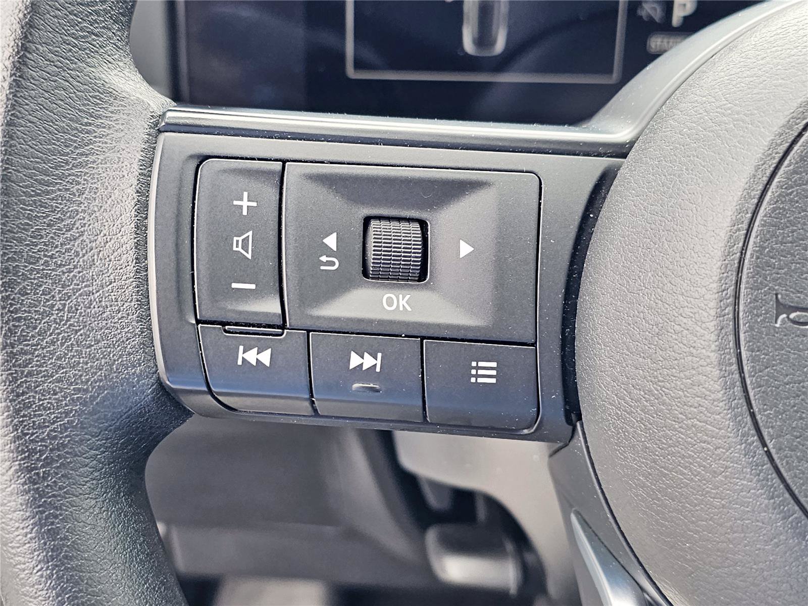 Used 2026 Nissan Kicks SV FWD image 19