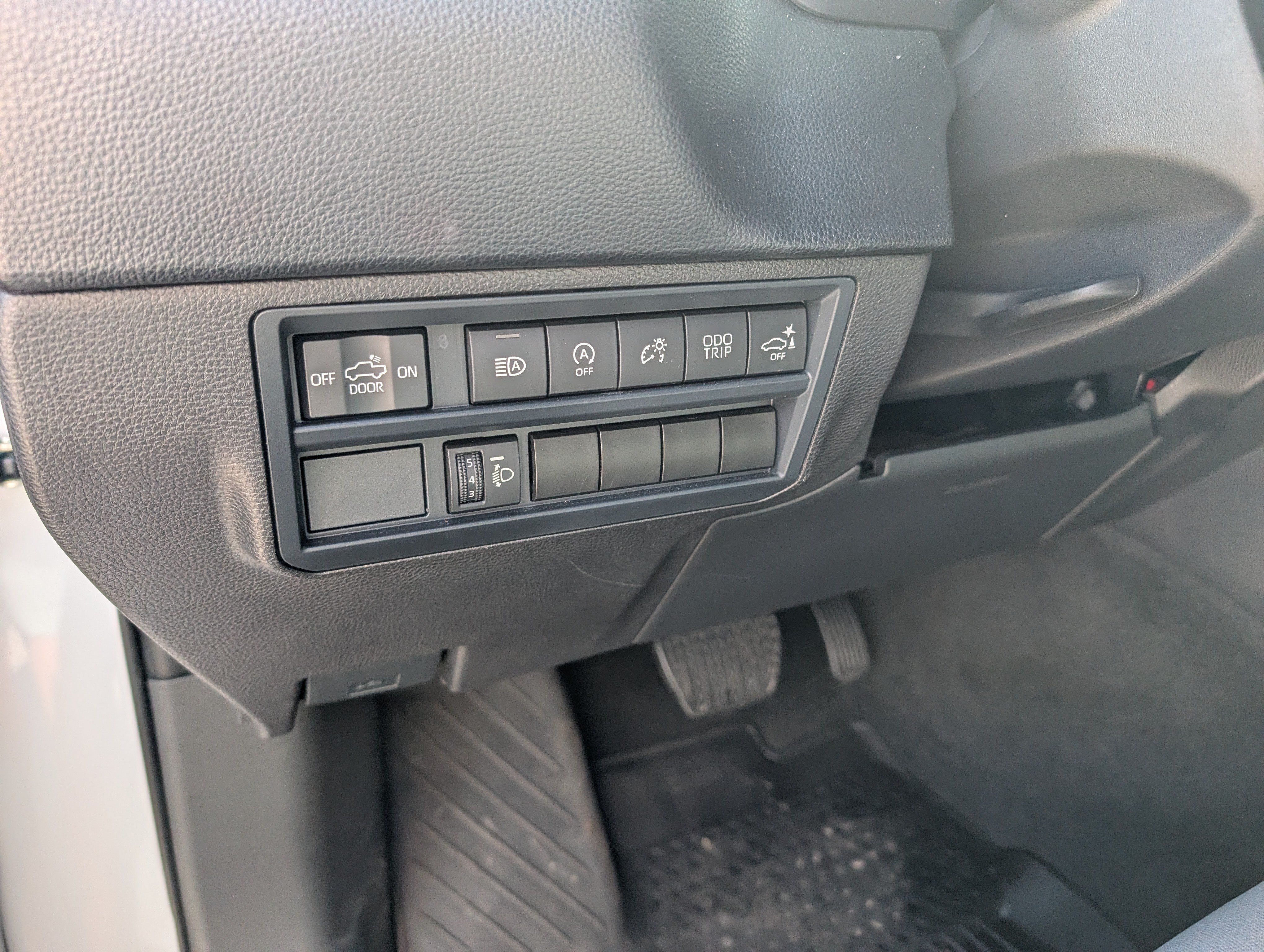 Used 2024 Toyota Tundra SR5 w/ SR5 Convenience Package AWD/4WD image 22