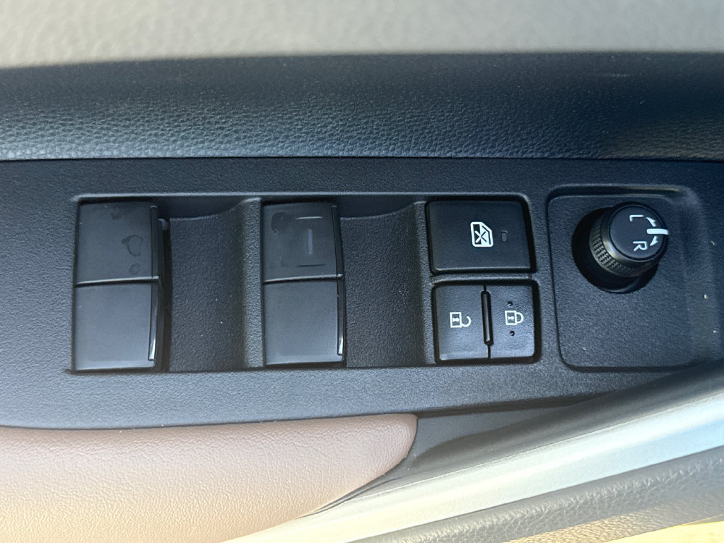 Used 2026 Toyota Corolla Cross XLE w/ Convenience Package AWD/4WD image 14
