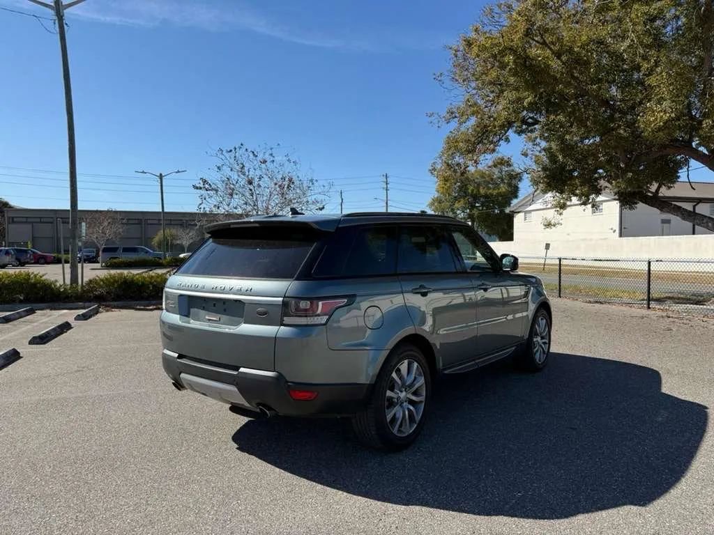 Used 2016 Land Rover Range Rover Sport HSE image 4