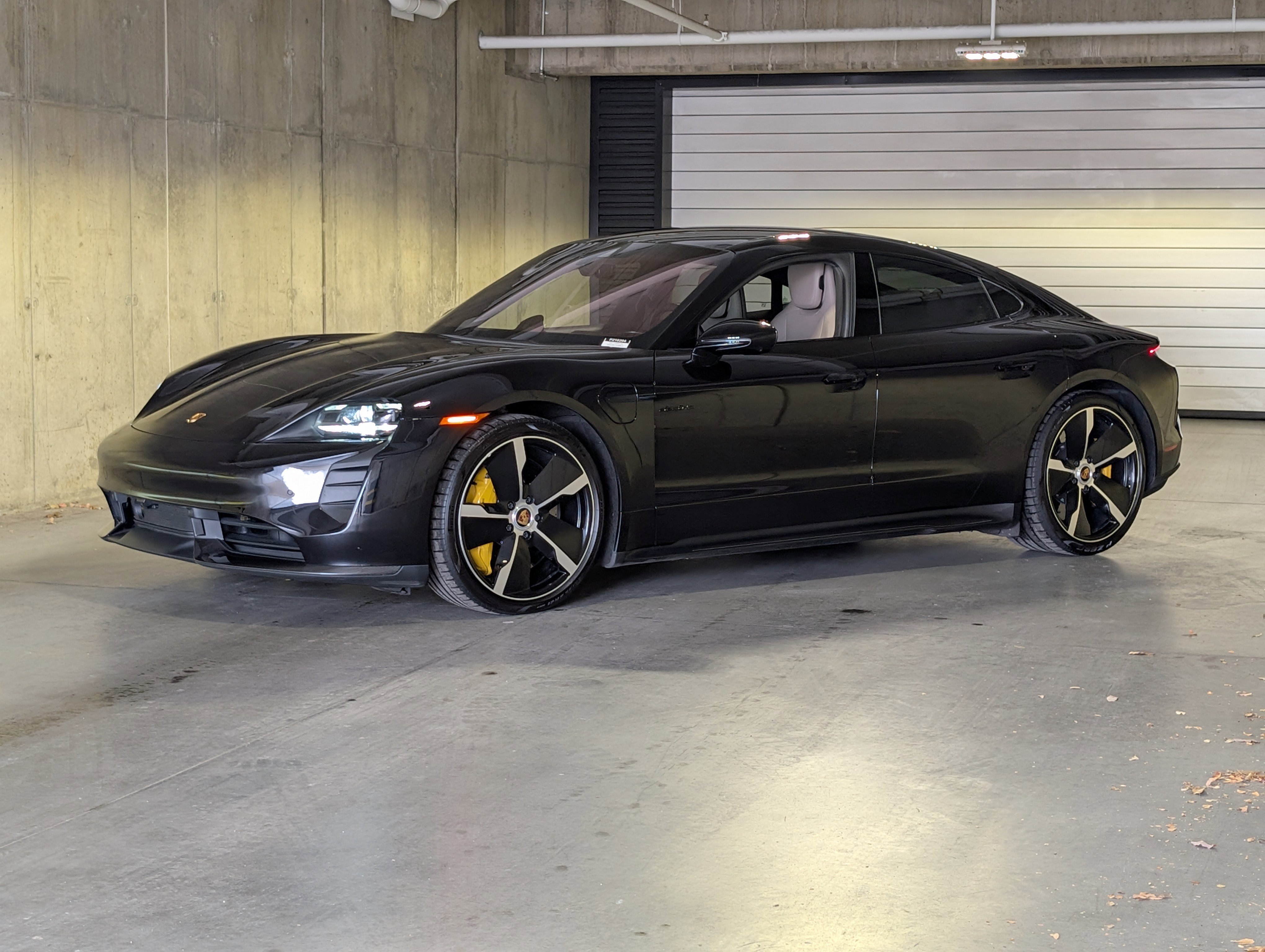 Used 2021 Porsche Taycan Turbo S image 8